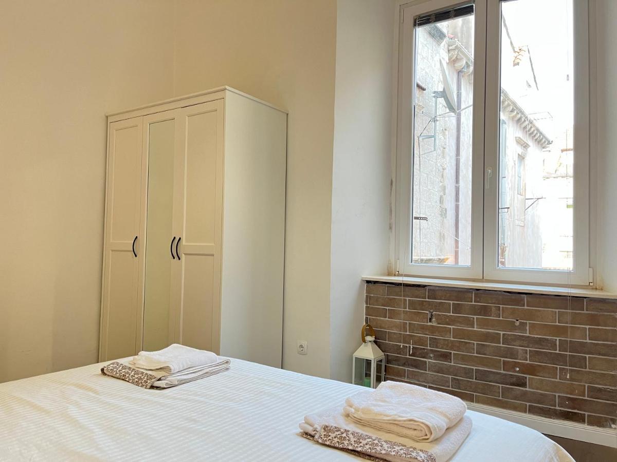 Apartment And Rooms Stay Dubrovnik Ngoại thất bức ảnh